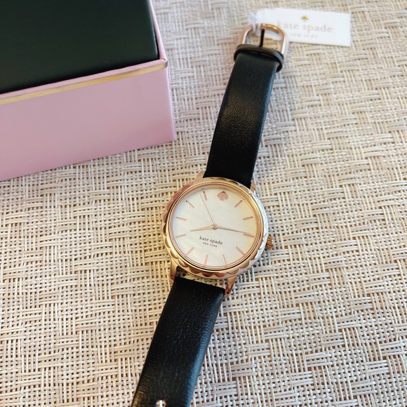 Kate Spade metro scallop matte black leather watch - Picture 4 of 11